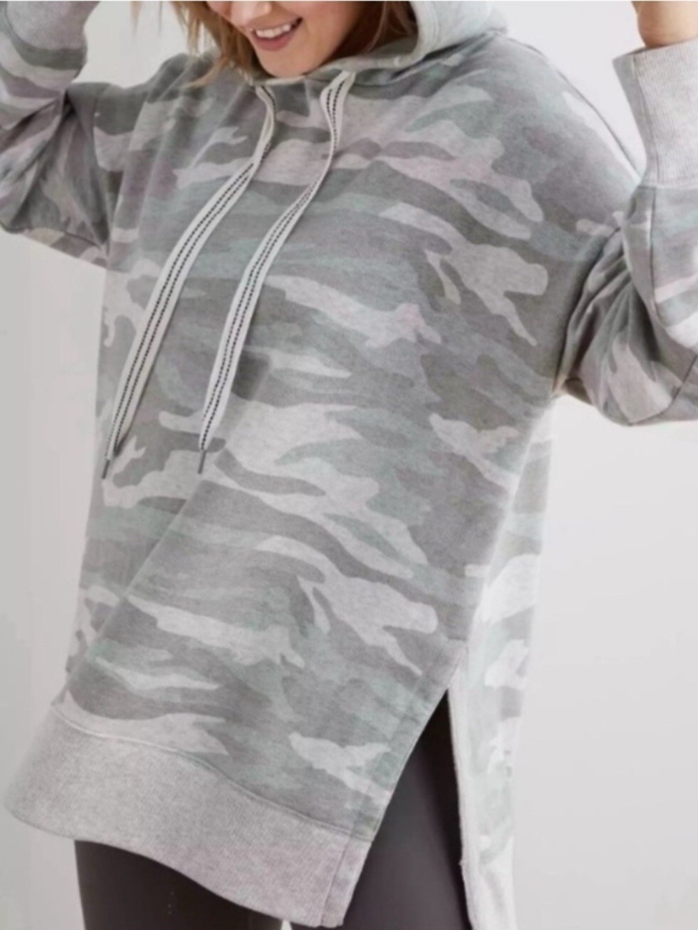 Aerie - Oversized Desert Camo Cozy Soft Fleece Side-Slit Hoodie Sweatshirt - XL